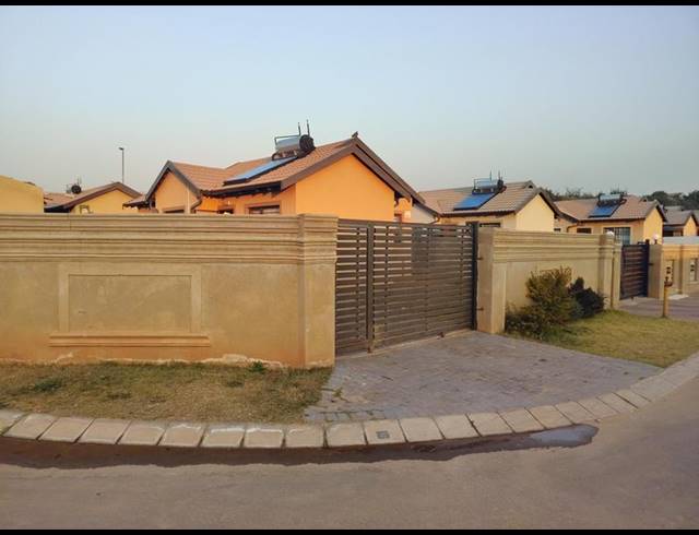 2 BEDROOM HOUSE FOR SALE IN WILFORDON